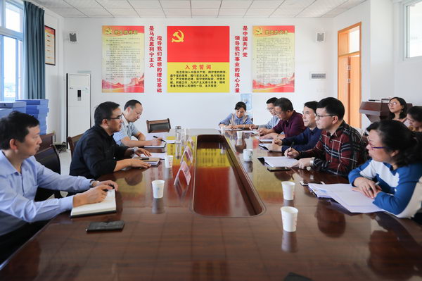 20190925-市教育局陳昆局長、安全科賀永泉一行調(diào)研學(xué)校安全工作座談會06.JPG