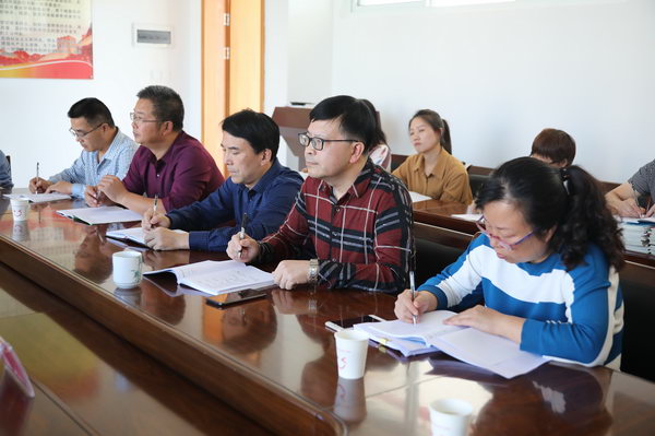 20190925-市教育局陳昆局長、安全科賀永泉一行調(diào)研學(xué)校安全工作座談會05.JPG