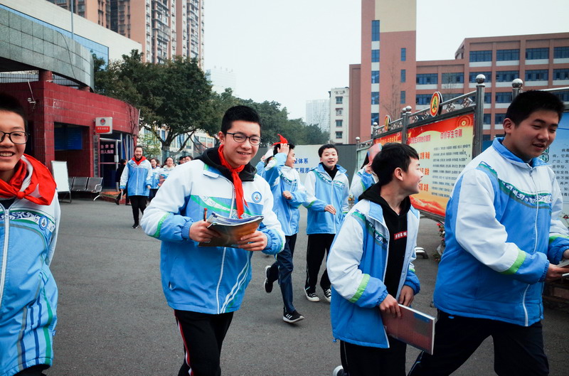 乐山市实验中学校服图片